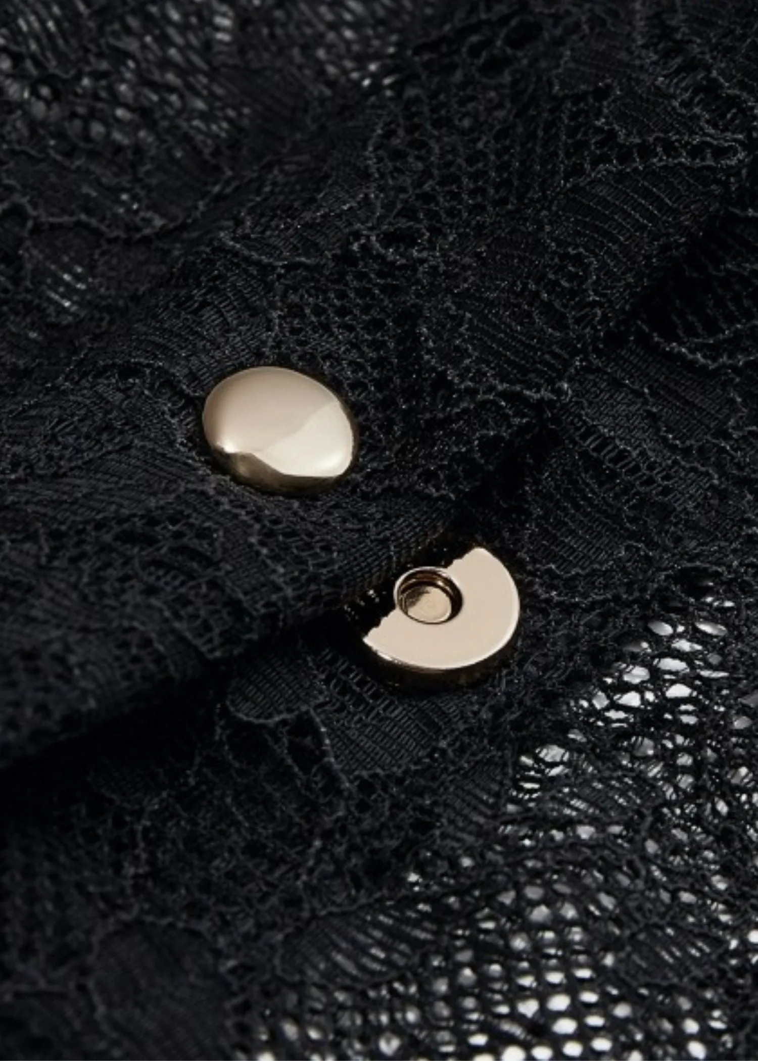Le Petit Secret Magnetic Openable Wire Bra