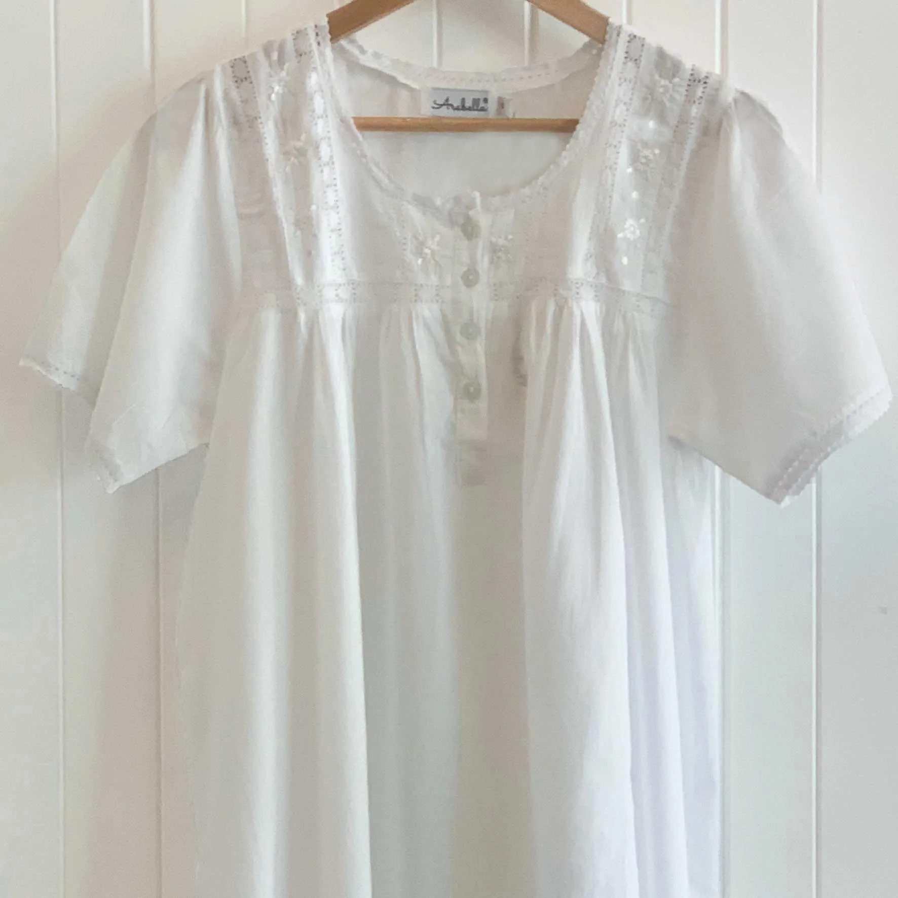 Lily Classic White Nightie